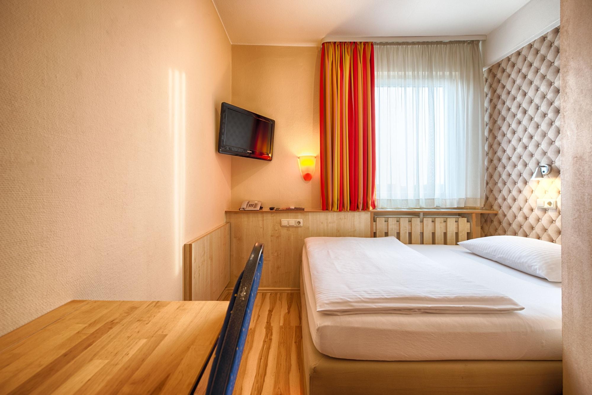 Enjoy Hotel Berlin City Messe Экстерьер фото